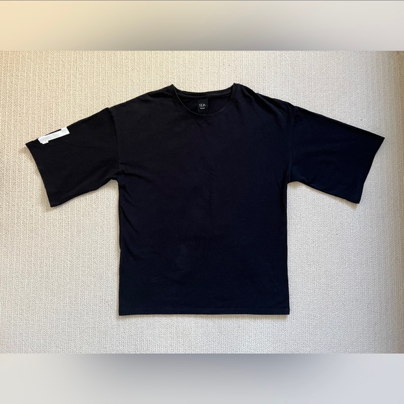 Sua Moment Black Claw Mark T-shirt - Picture 1 of 2